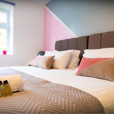 The 'Pinky' - Beautiful 1 Bed Apartment In Hatfield - Free Parking - Near Uni & Business Park - Big Savings On Long Stays Esterno foto