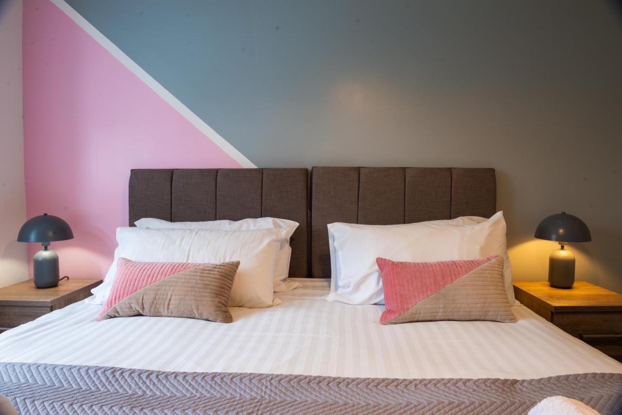 The 'Pinky' - Beautiful 1 Bed Apartment In Hatfield - Free Parking - Near Uni & Business Park - Big Savings On Long Stays Esterno foto