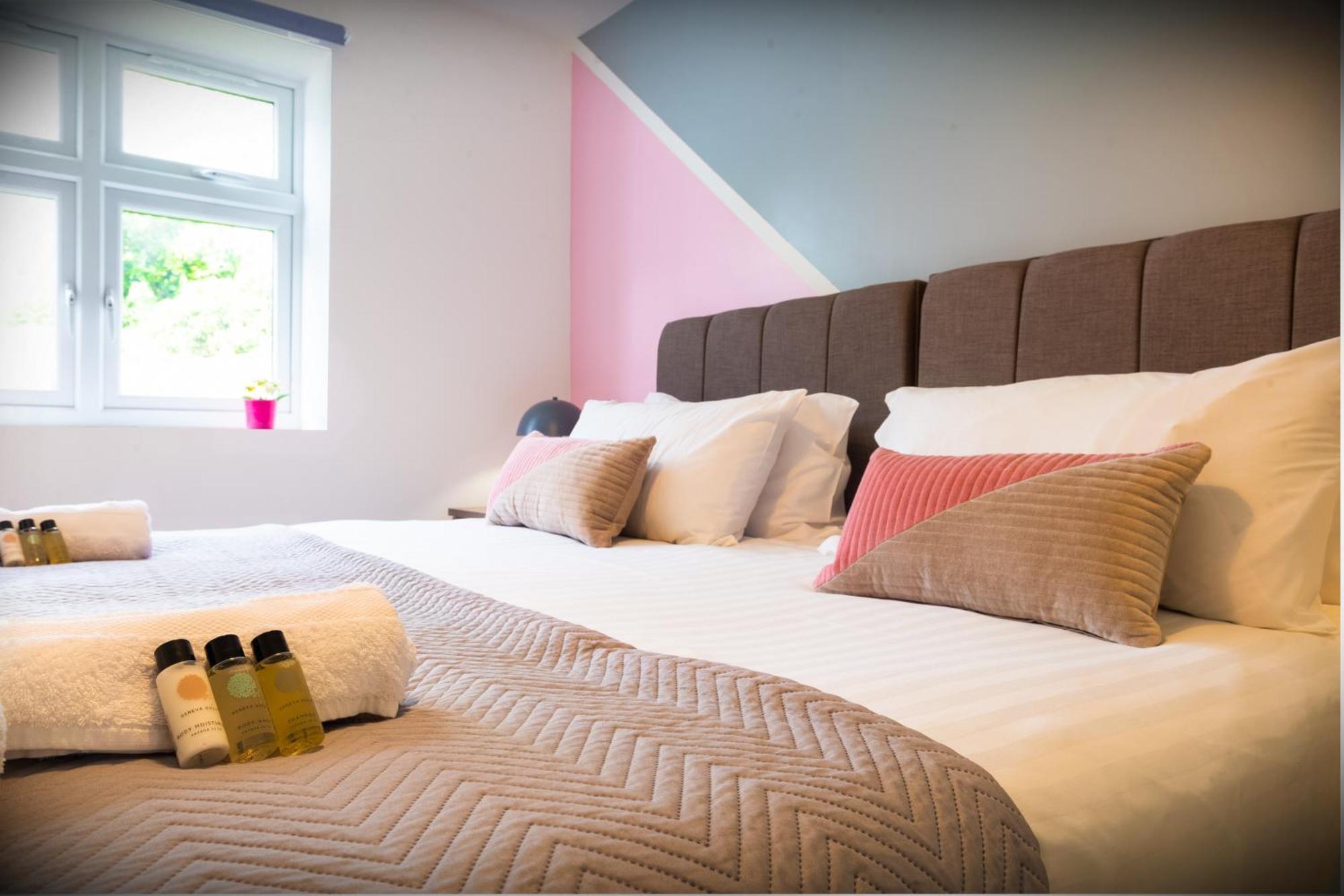 The 'Pinky' - Beautiful 1 Bed Apartment In Hatfield - Free Parking - Near Uni & Business Park - Big Savings On Long Stays Esterno foto