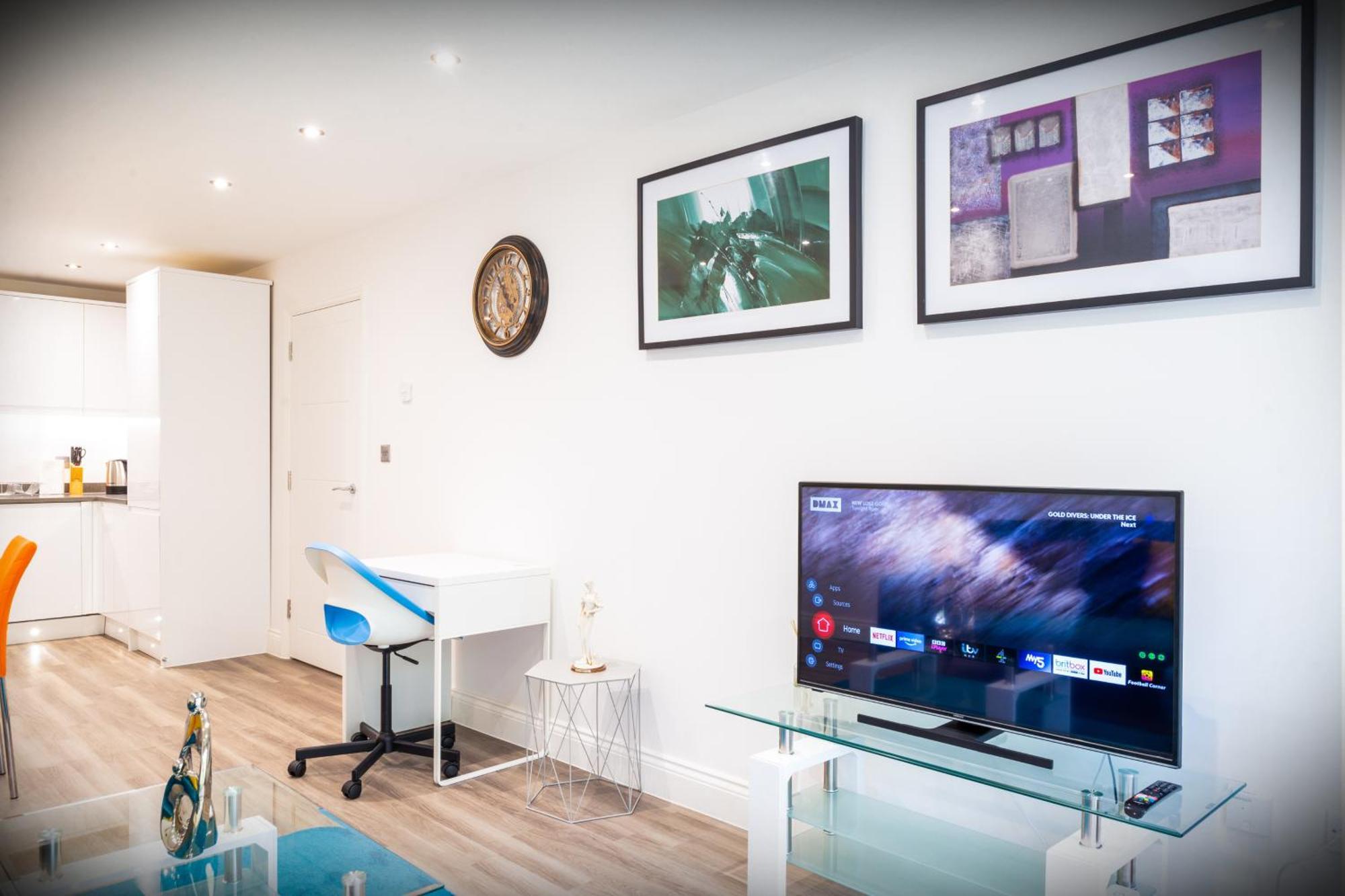 The 'Pinky' - Beautiful 1 Bed Apartment In Hatfield - Free Parking - Near Uni & Business Park - Big Savings On Long Stays Esterno foto